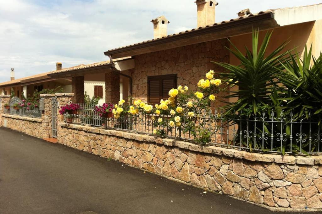 Bella Casa Con Giardino A 10 Minuti Dal Mare Apartment Aglientu Exterior photo